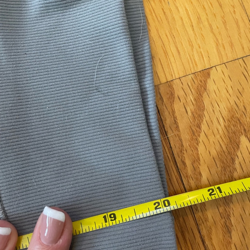 Gray  Lululemon Cropped Pants - Picture 5 of 5
